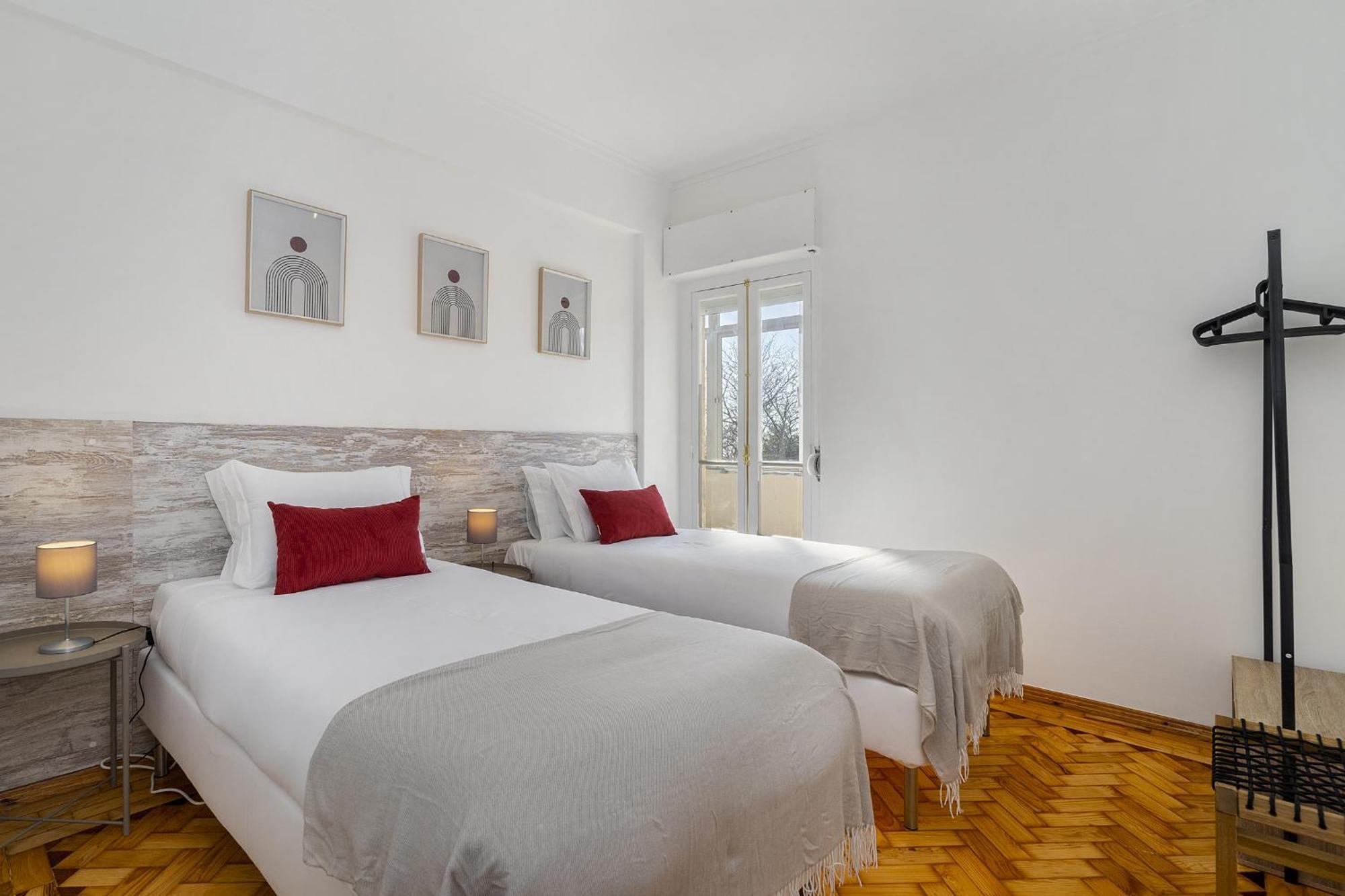 Whome Peaceful Alges Family Home Away From City Noise Экстерьер фото